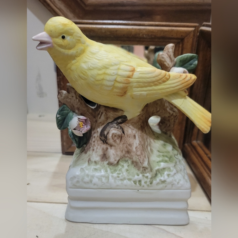 Gorham Porcelain Song Bird Music Box